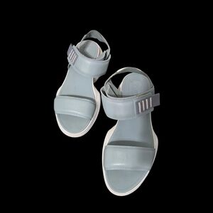 Sorel  Explorer Blitz Stride Sandal Size 7 Crushed Blue Excellent Condition